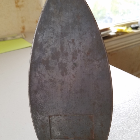 Vintage Wolverine Toy Iron- Metal/Plastic - Picture 3 of 4